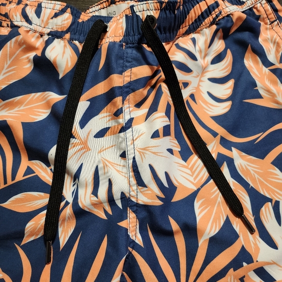 Onia Swim Trunks - Picture 4 of 6